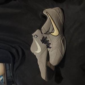 Nike Air Baseline Low Men's 13 US